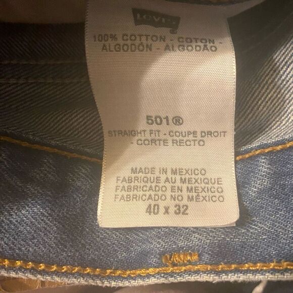 LEVI’S 501‎ Button Fly Men’s Blue Straight Jeans Size 40X32 HAND MEASURES 36X28 - Picture 9 of 12